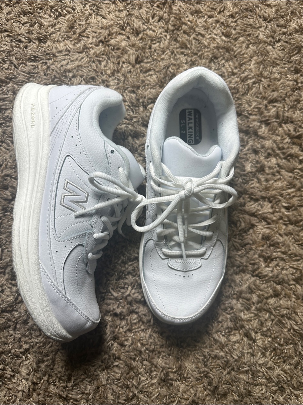 New Balance 577 Women’s White Leather Walking Shoes Abzorb Comfort Shoes 8.5
